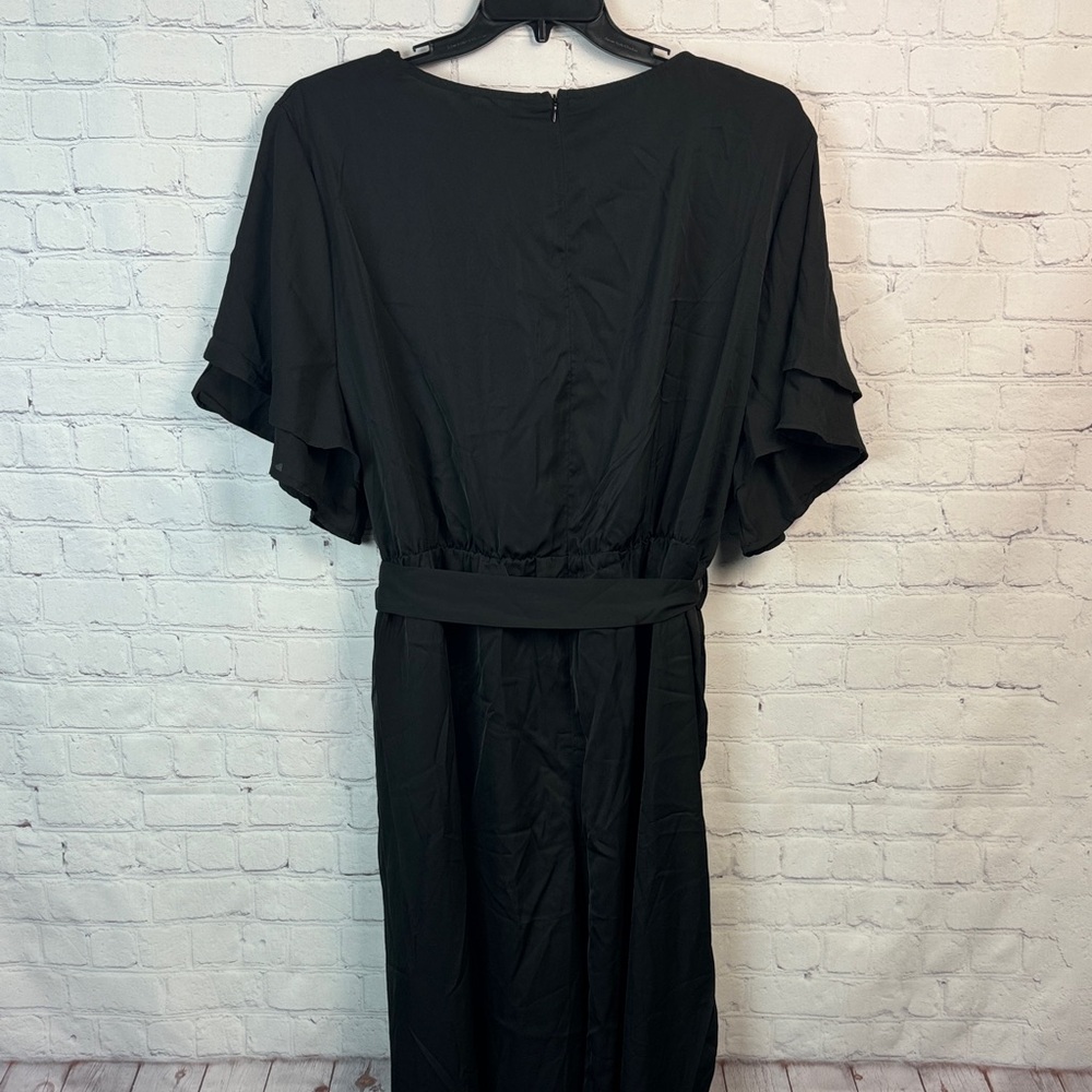 BloomChic Black V-Neck Ruffle Sleeve Jumpsuit Plus Size 3X - Picture 8 of 9